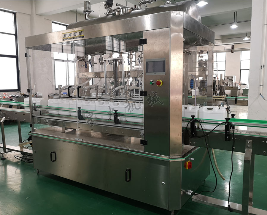 星火全自動(dòng)車(chē)用尿素稱(chēng)重灌裝機(jī)生產(chǎn)線展示